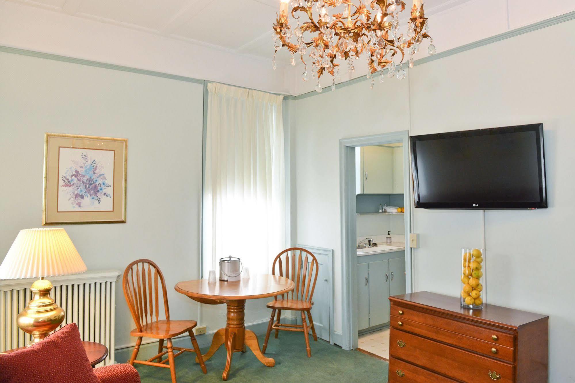 Penn Wells Hotel 2*