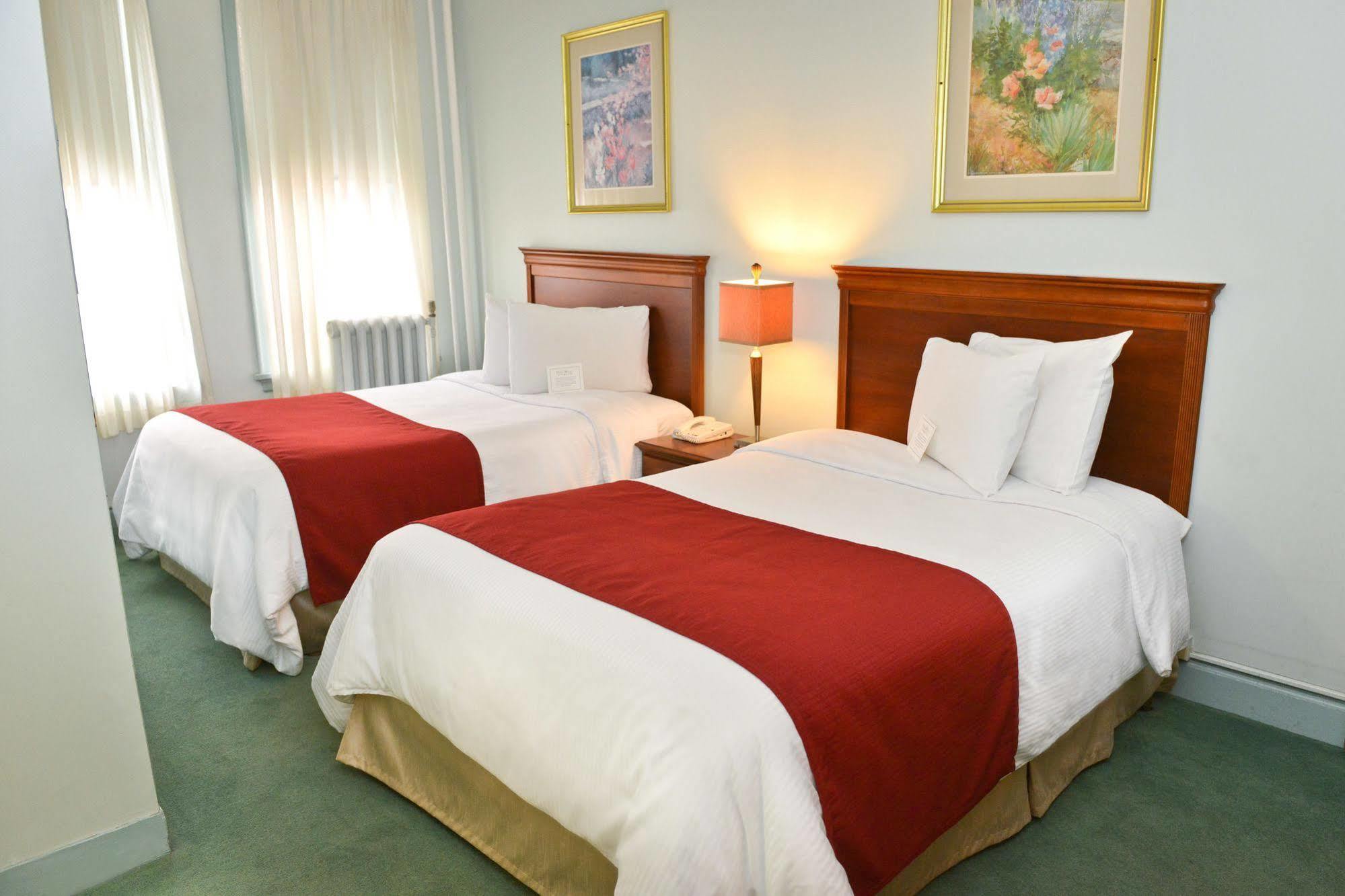 Hotel Penn Wells 2*