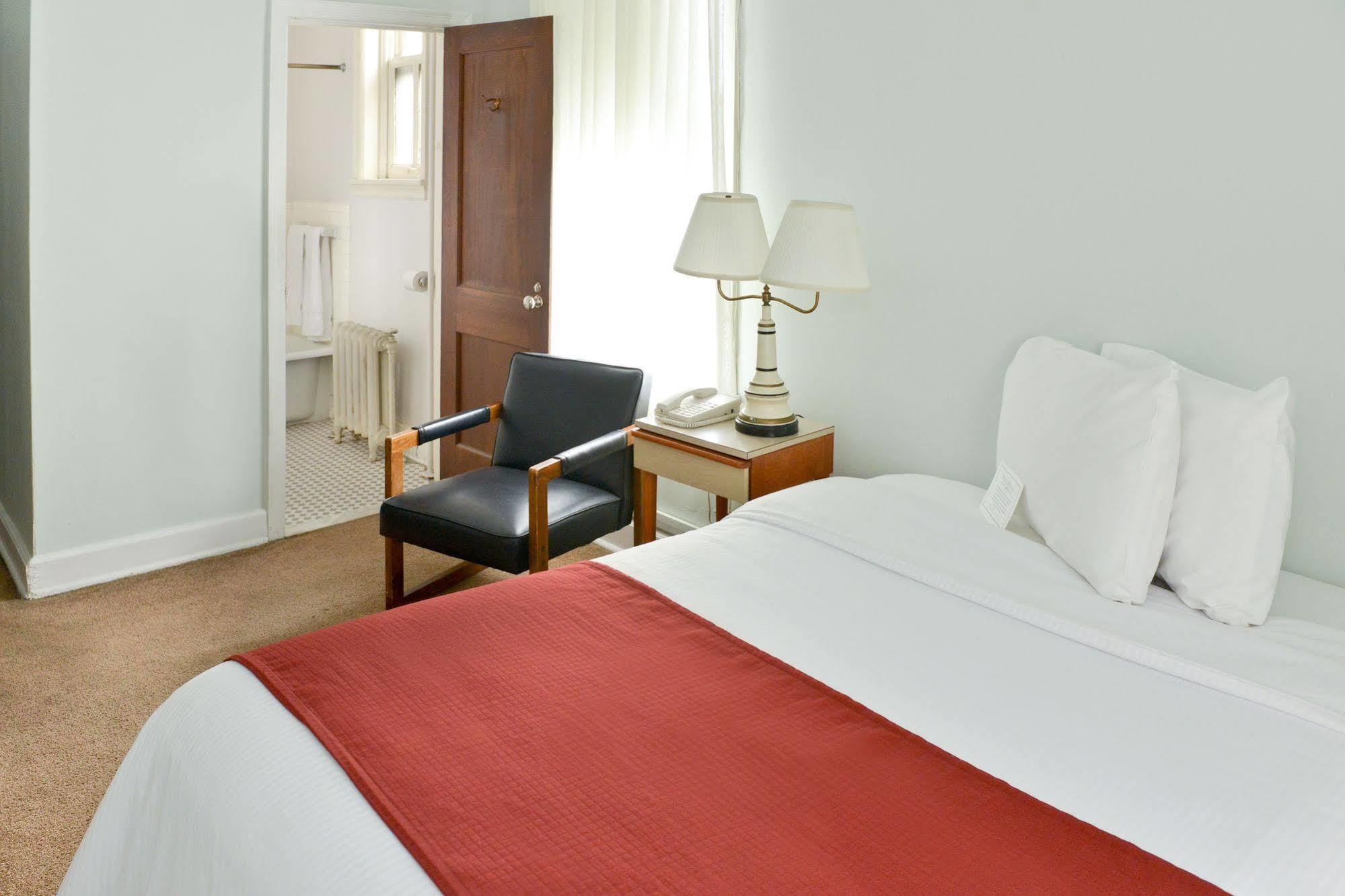 Hotel Penn Wells